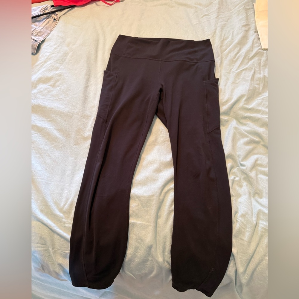 Fabletics | PureLuxe High Waisted Pocket Capri Leggings Medium - Picture 6 of 9